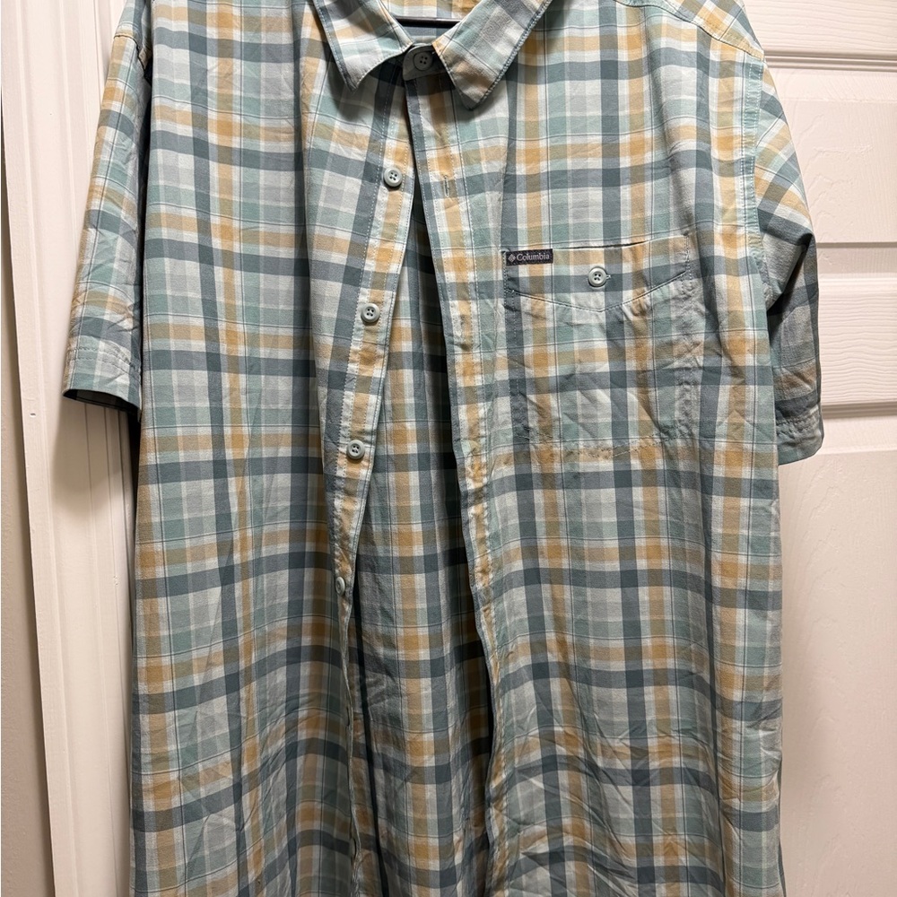 Columbia Men's Short-Sleeve Plaid Button-Down Shirt - Light Blue & Tan